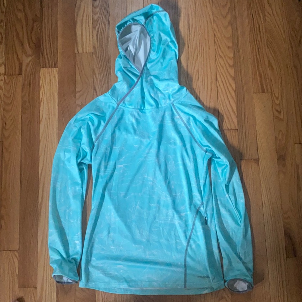 Women’s Patagonia hooded sunshirt